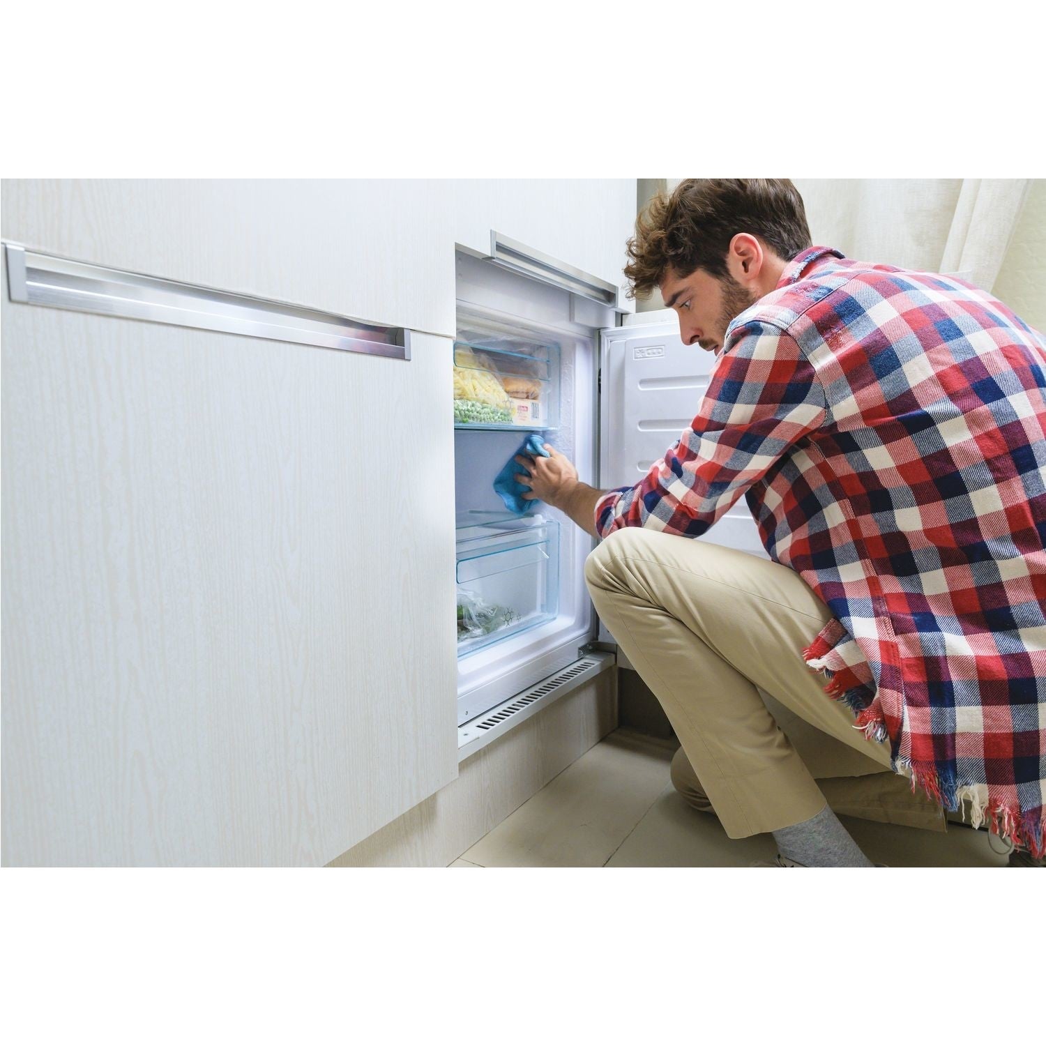 Candy 233 Litre 70/30 Integrated Fridge Freezer
