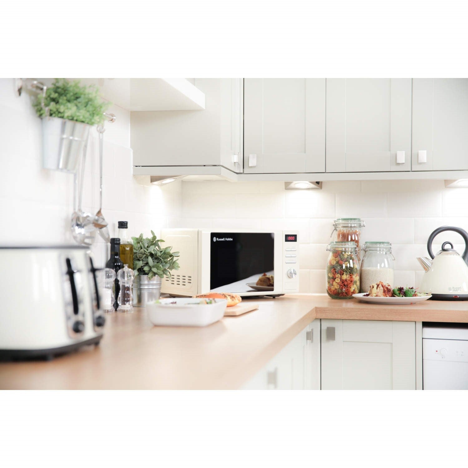 Russell Hobbs RHM2064C 20L Legacy Digital Solo Microwave - Cream